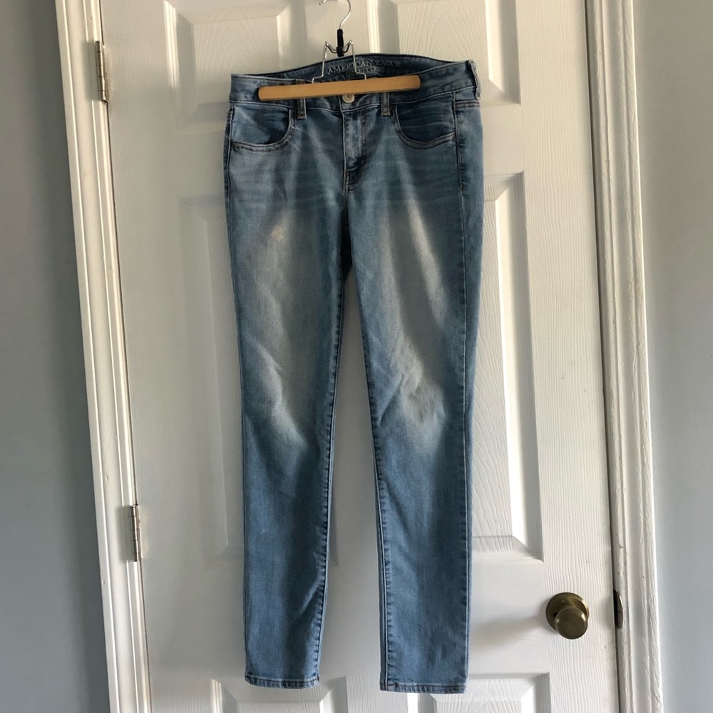 American eagle light wash jeans
